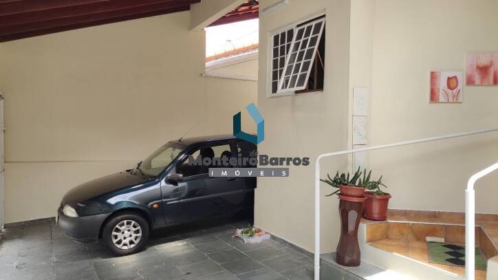 Casa para alugar com 5 quartos, 120m² - Foto 1