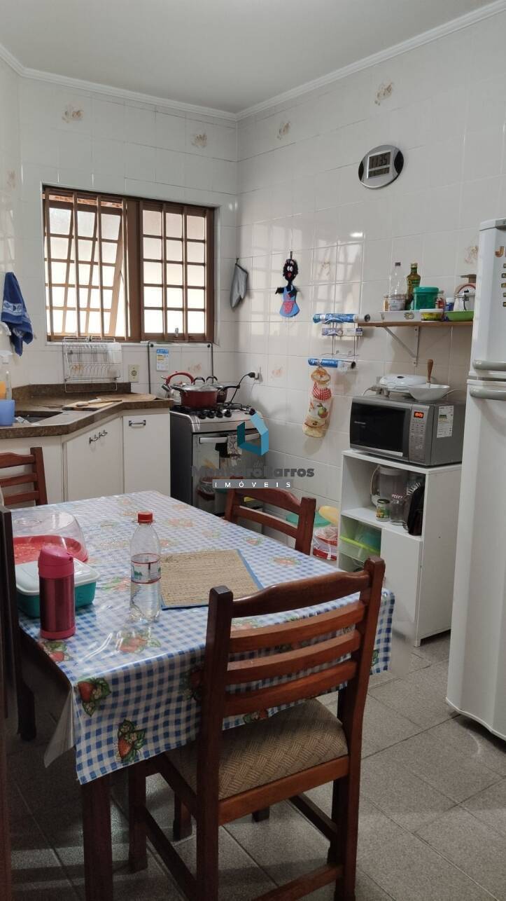 Casa para alugar com 5 quartos, 120m² - Foto 19