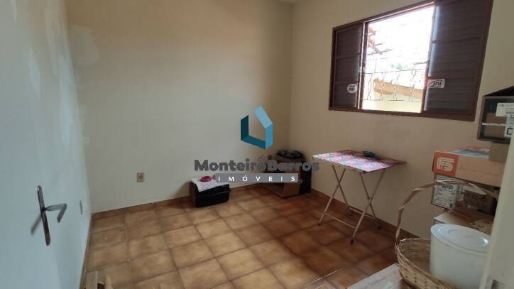 Casa para alugar com 5 quartos, 120m² - Foto 33