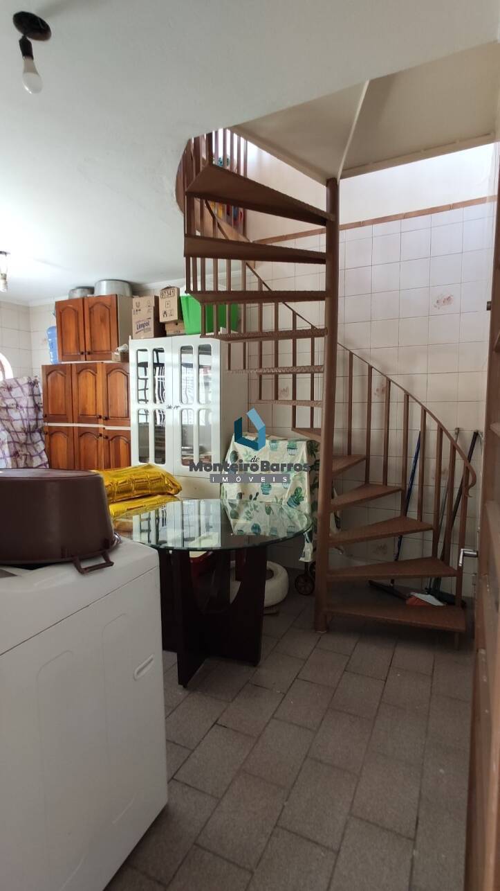 Casa para alugar com 5 quartos, 120m² - Foto 29