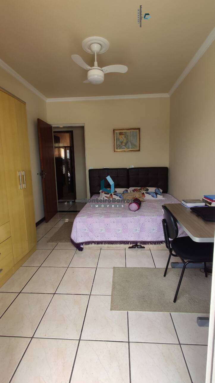 Casa, 3 quartos, 235 m² - Foto 29