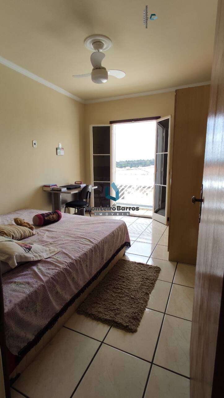 Casa, 3 quartos, 235 m² - Foto 31