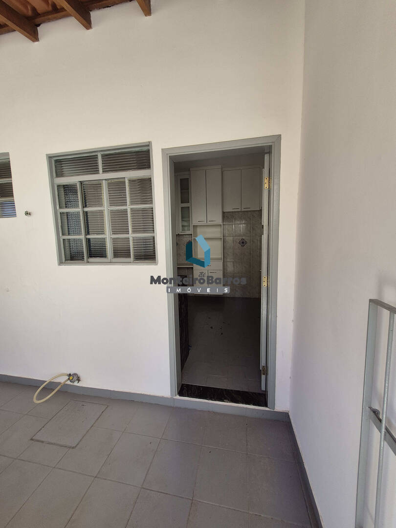 Casa para alugar com 1 quarto, 40m² - Foto 4
