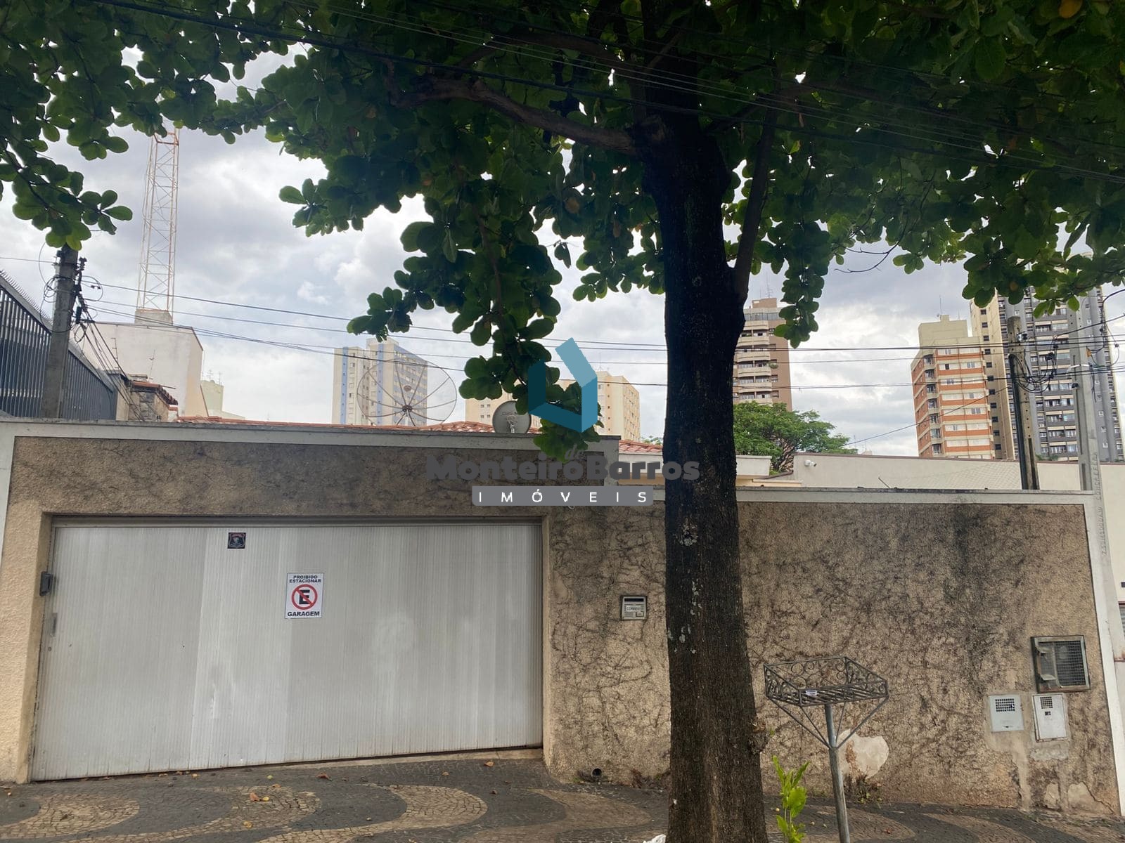 Casa para alugar com 3 quartos, 258m² - Foto 11